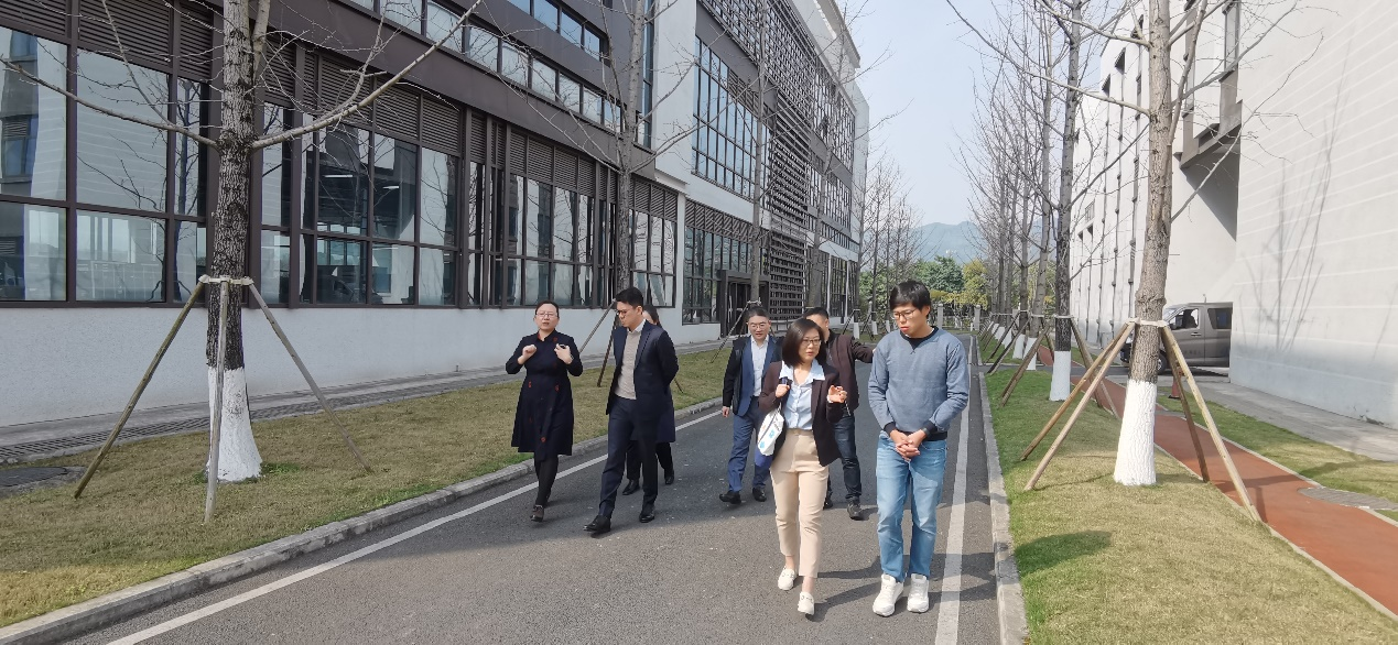 新加坡企發(fā)局及國(guó)立大學(xué)代表到訪萬普隆 新加坡企發(fā)局及國(guó)立大學(xué)代表到訪萬普隆